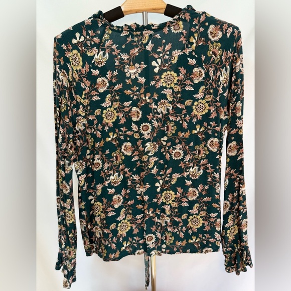Live To Be Spoiled Green Floral Button Front Tie-Hem Blouse – Size S Boho Style - Picture 8 of 9